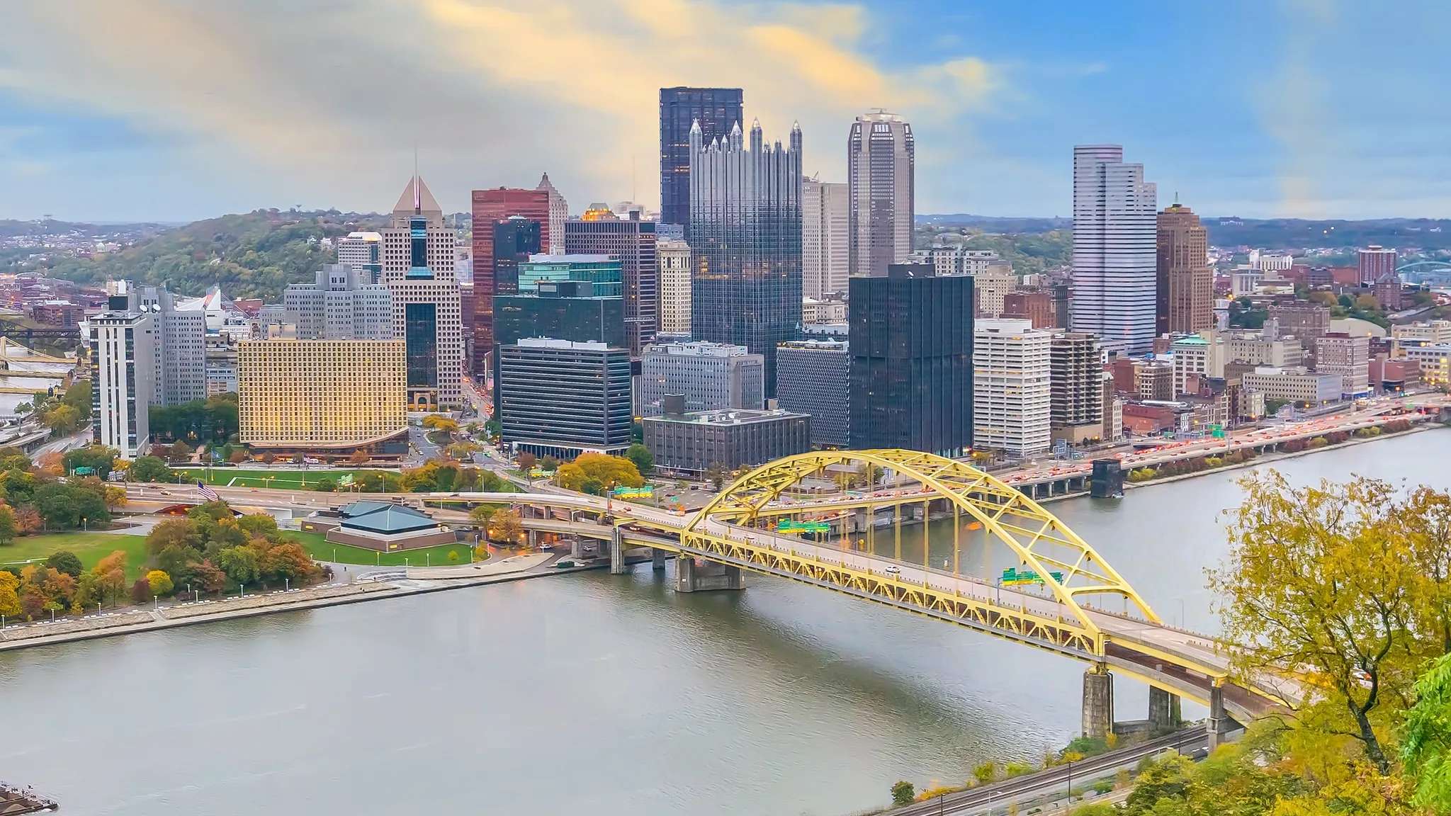 Downtown Pittsburgh skyline and the Fort Pitt Bridge in autumn